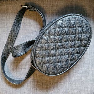 Black belt bag